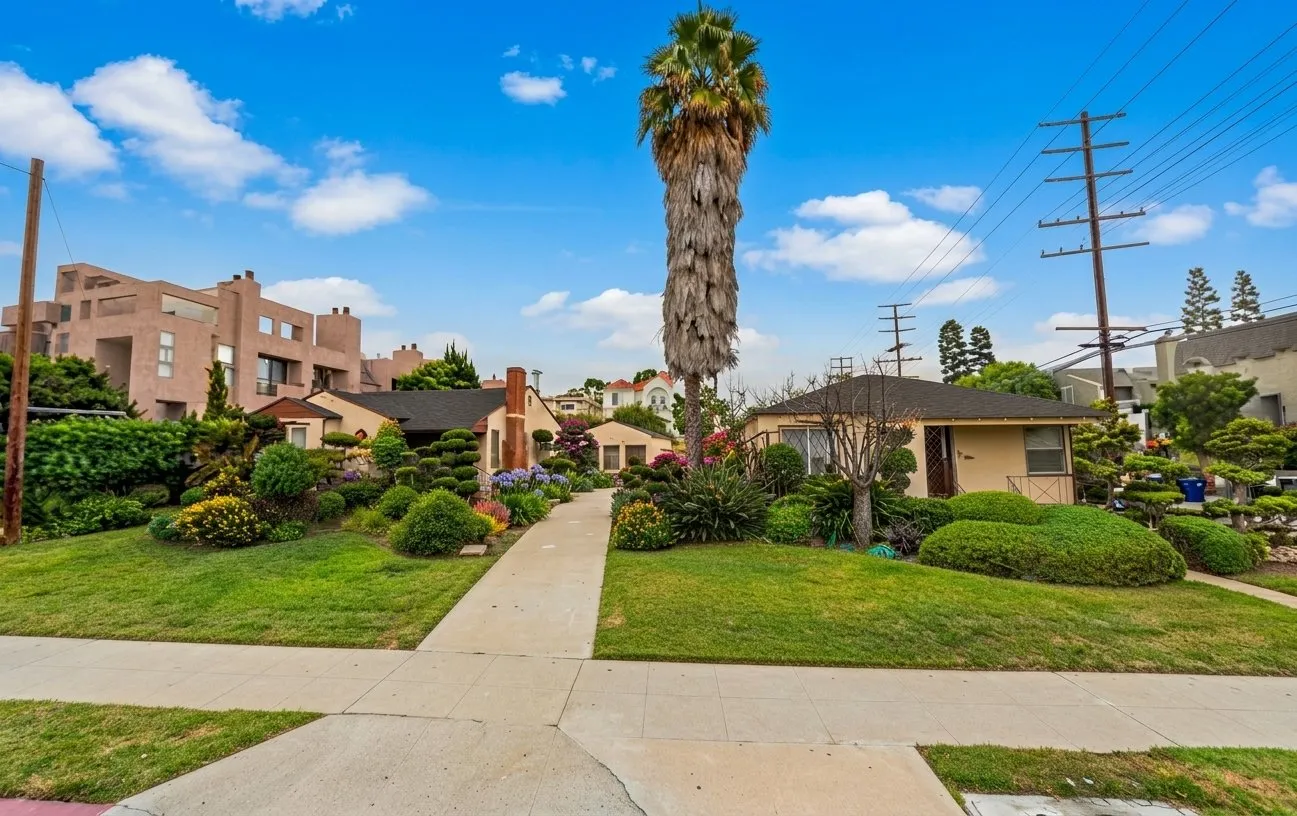 1746-1754 Barrington Ave, Los Angeles