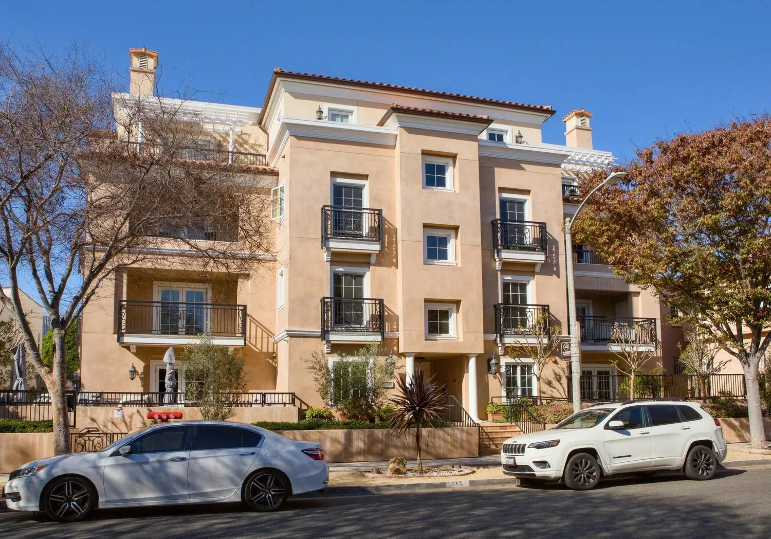 313 S. Reeves Dr., Beverly Hills, Multifamily – 10 units